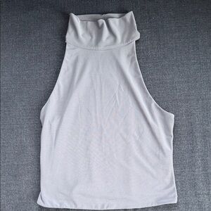 Chic Sleeveless Gray Turtleneck Top